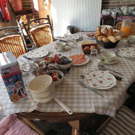 Bed and Breakfast De Turfstaeker à Ospel Extérieur photo